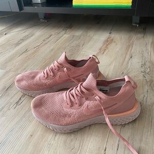 Pink Nike Sneakers (7.5)
